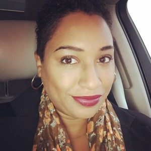 Meet your Posher, Carmon